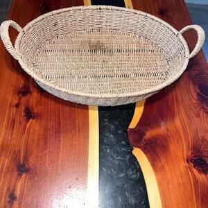 Wicker basket tray